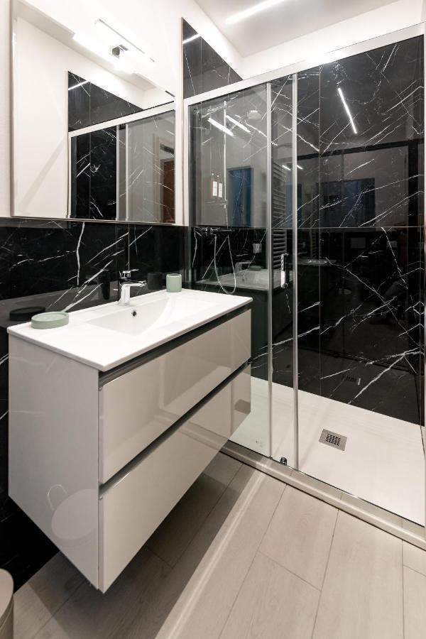 Obsidian -Centro- Wifi + Free Parking Appartement Ravenna Buitenkant foto