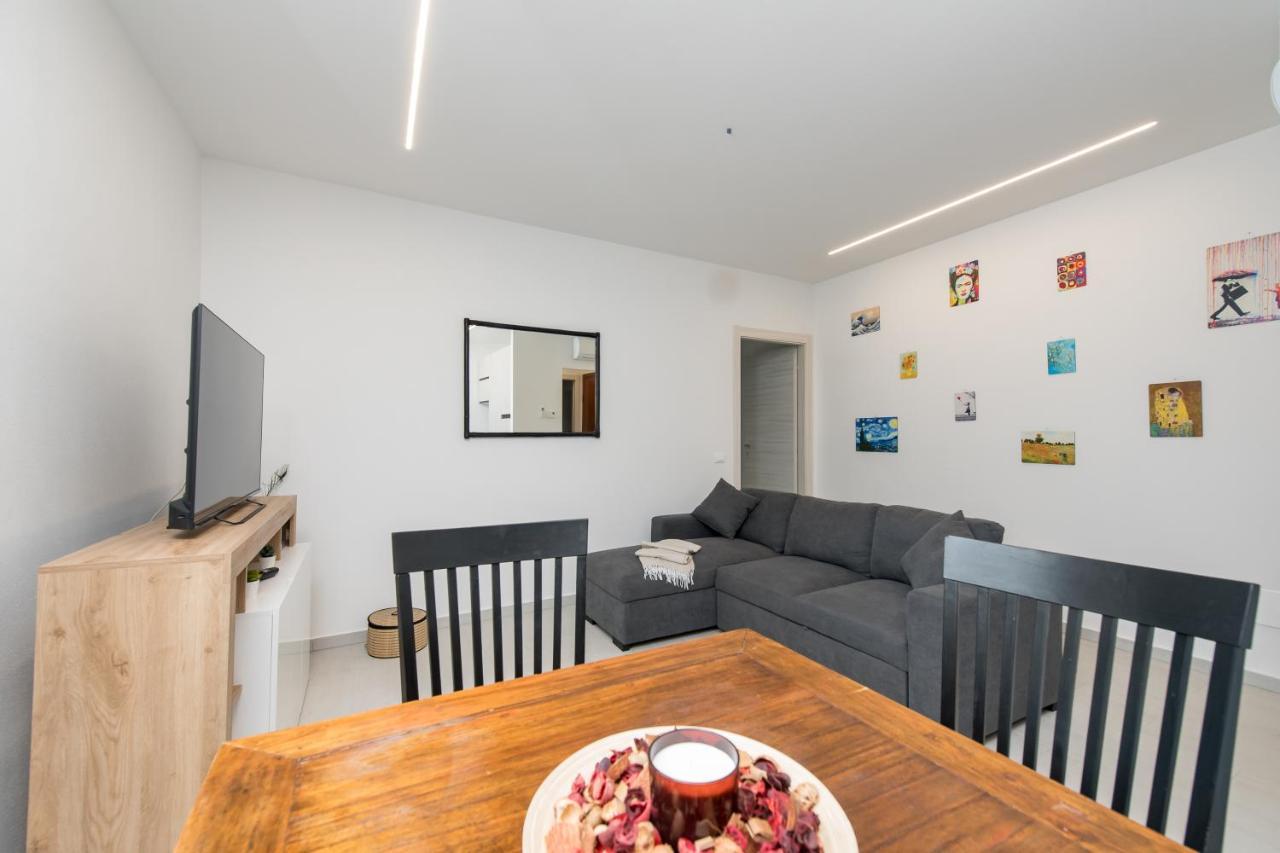 Obsidian -Centro- Wifi + Free Parking Appartement Ravenna Buitenkant foto